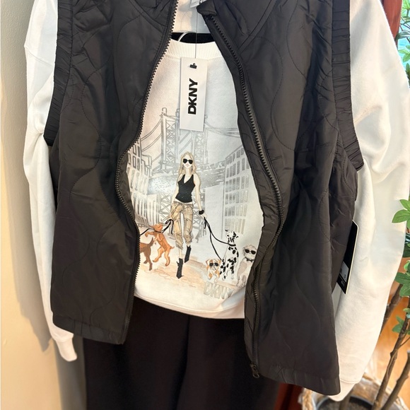 90 Degree By Reflex Women's Black Puffer Vest - Picture 3 of 10